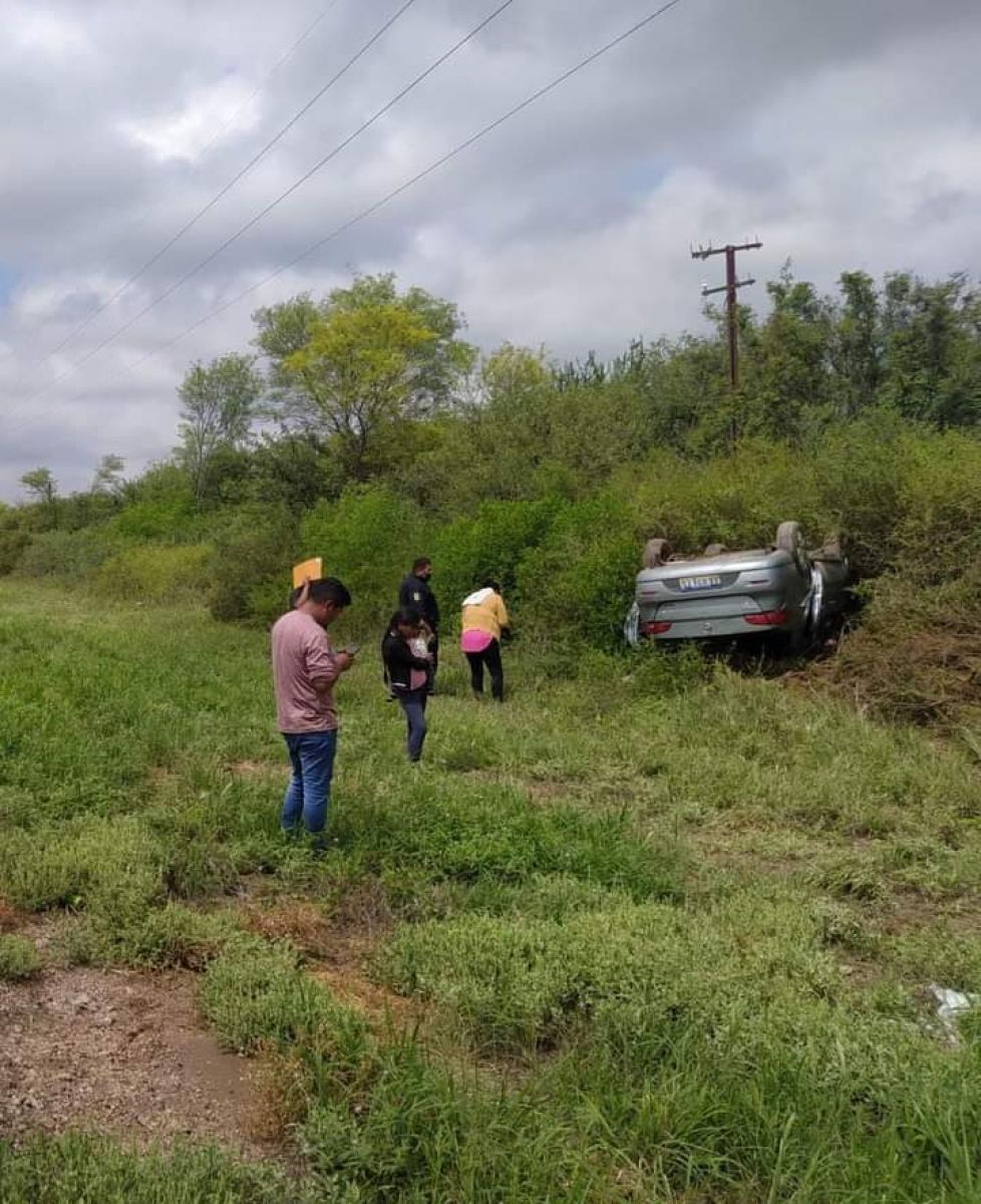 Familia se salva de milagro tras violento vuelco en ruta 34 - Diario ...