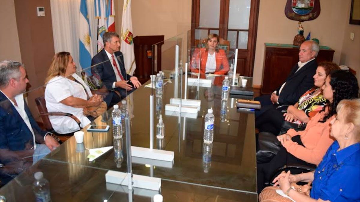La intendente Fuentes mantuvo una reunión de trabajo con la Fepuse ...