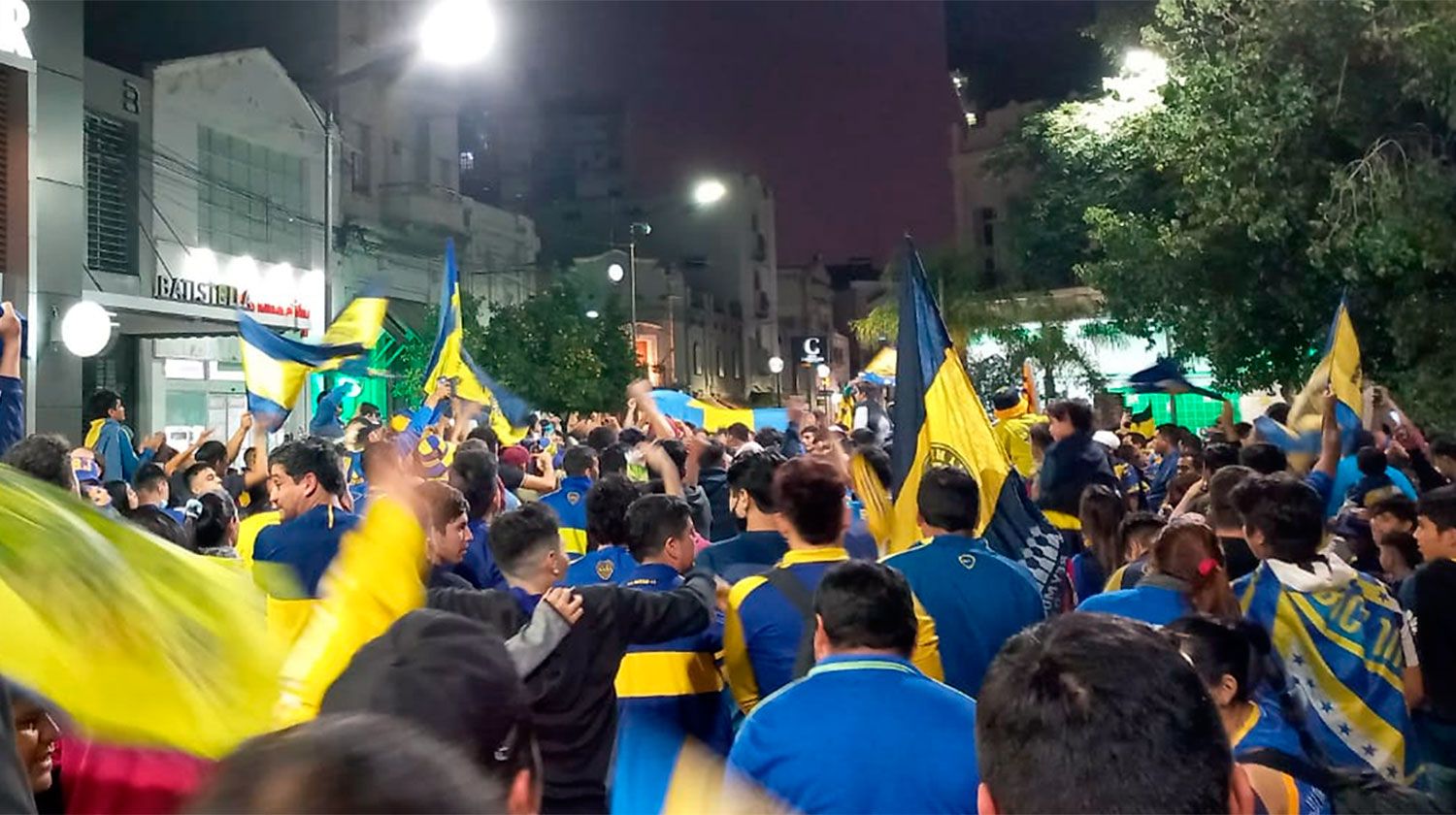Los festejos de Boca campeón en la plaza Libertad - Diario Panorama