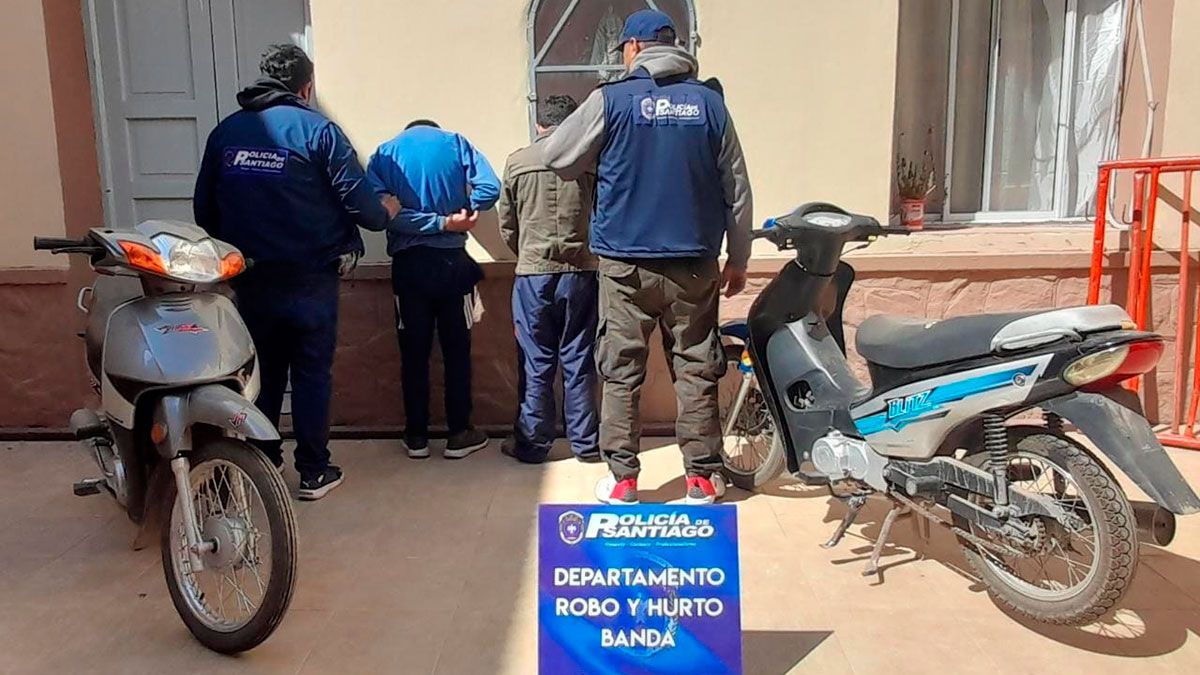 Lograron detener a dos sujetos por el robo de una motocicleta en La ...