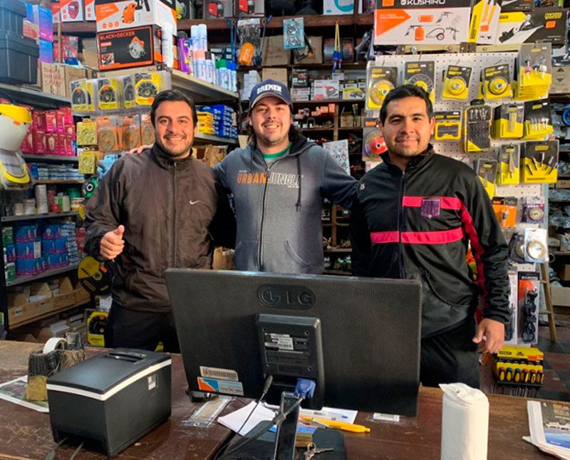 Ignacio, Carlos y Pepe, el equipo de Ferretería Ovejero 