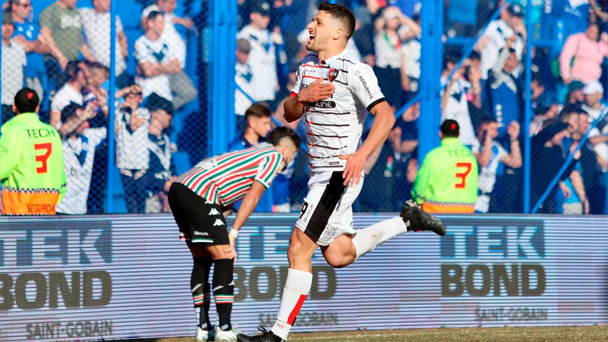 Newells se hizo fuerte en Liniers y le dio otro duro golpe a Vélez ...