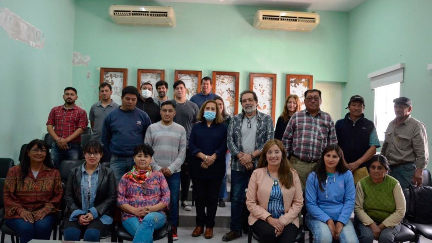 La Provincia entregó informes territoriales a de cuatro comunidades indígenas - Vimarsana News