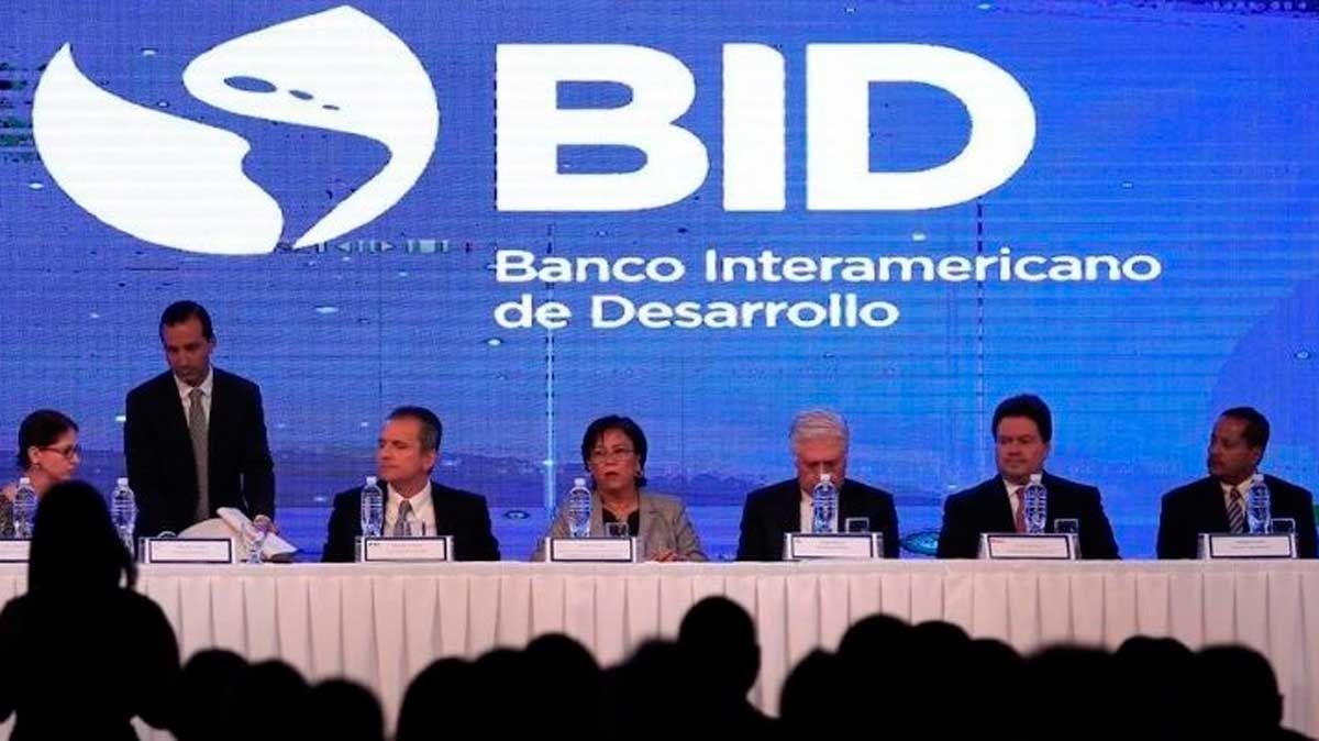 El BID aprobó un crédito para la Argentina de USD 700 millones para ...