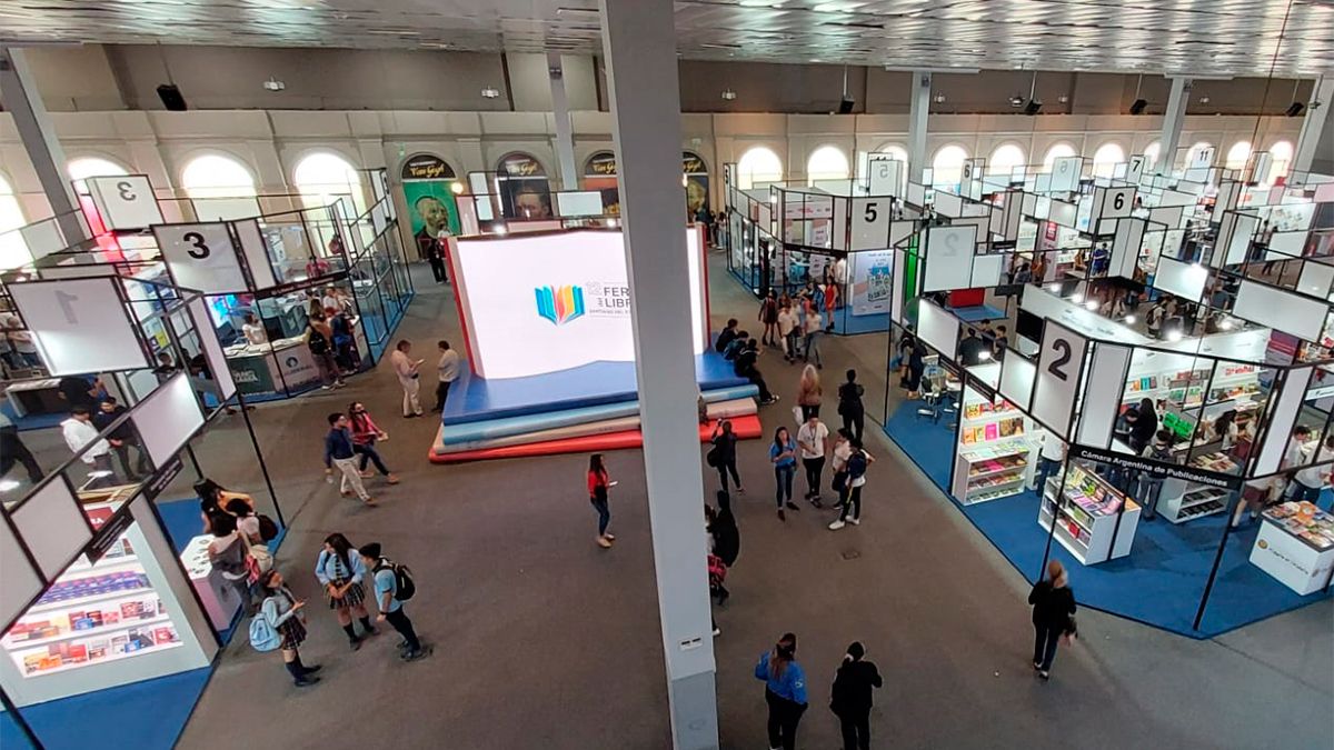 La Feria del Libro es un éxito en el Fórum: fotos de una mañana ...