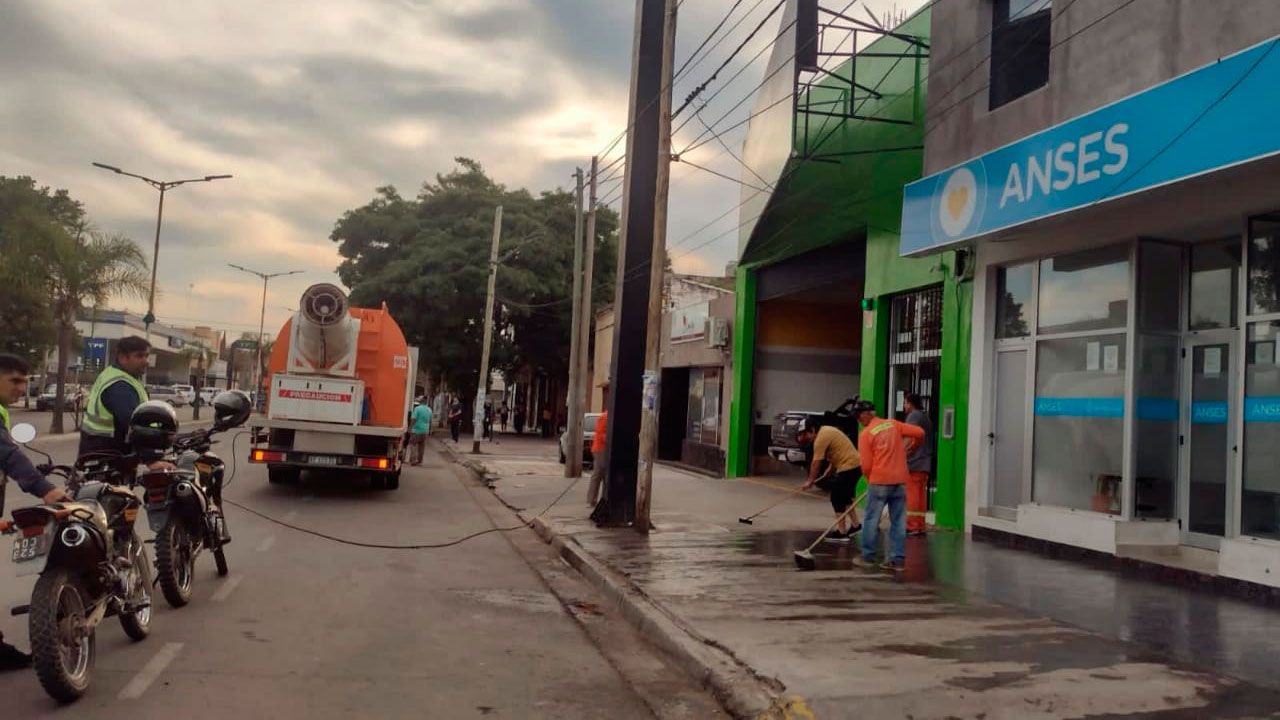El municipio bandeño realiza operativos de limpieza y sanitización en ...