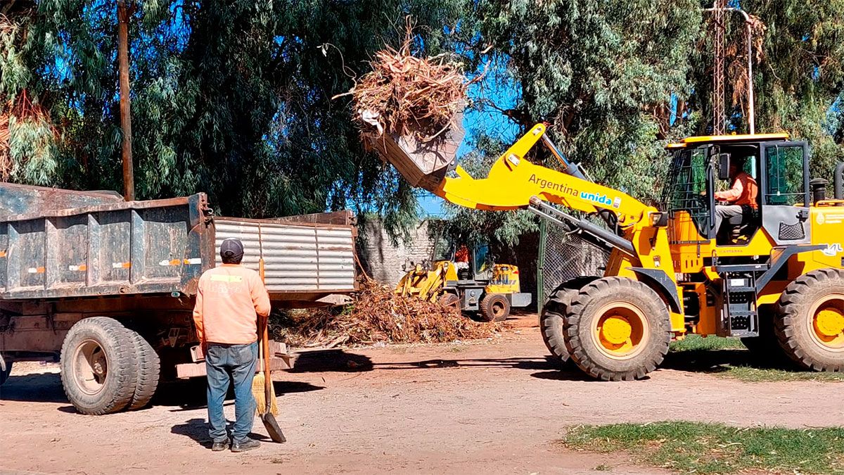 El municipio bandeño realizó un nuevo operativo de limpieza en el Club ...