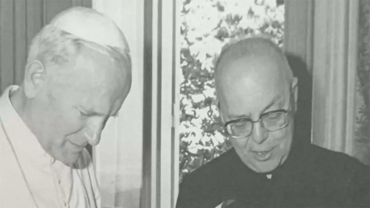 Amorth junto a Juan Pablo II 