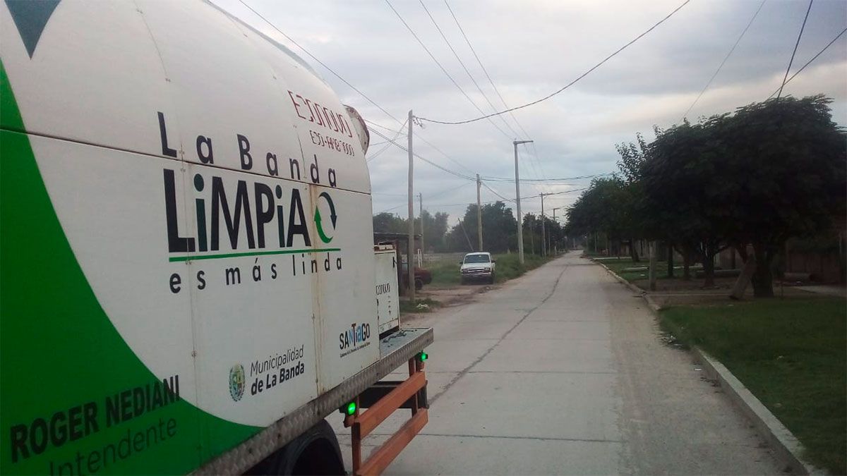 Se realizó un nuevo operativo integral de limpieza en el B° Mama Antula ...
