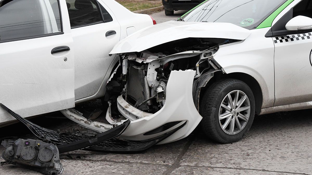 Dos conductores resultan ilesos de milagro tras violentísimo choque de autos Diario Panorama