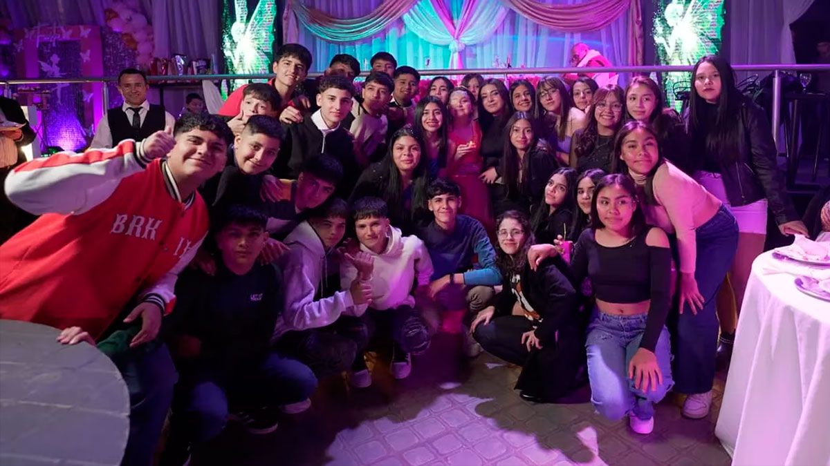 Agustina junto a todos sus compañeros 