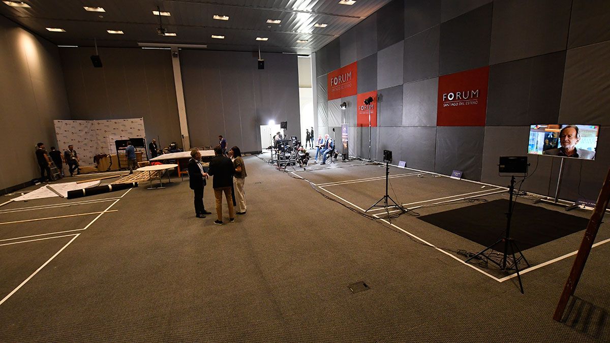 Vista general Set TV, la cual se encuentra en plena tarea de armado 