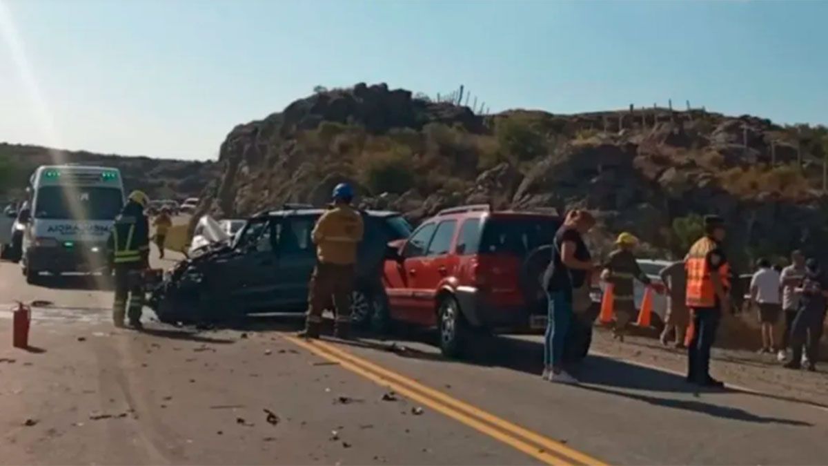 Choque en cadena en las Altas Cumbres: tres autos y un colectivo ...