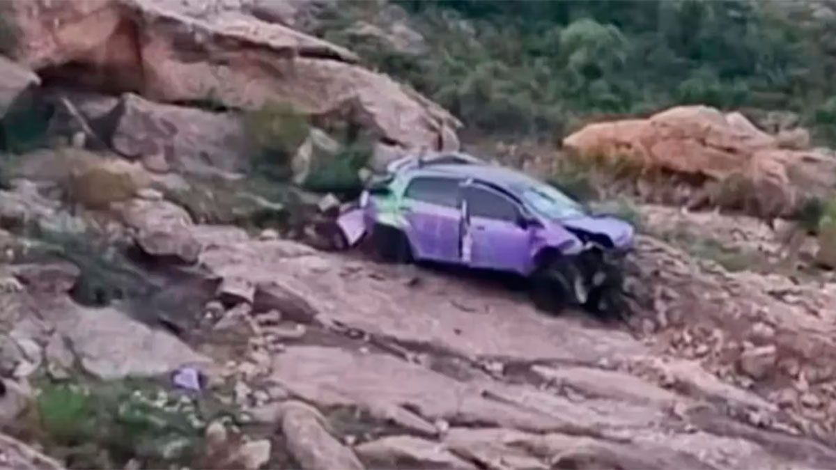 Impactante accidente en Córdoba una mujer perdió el control de su auto