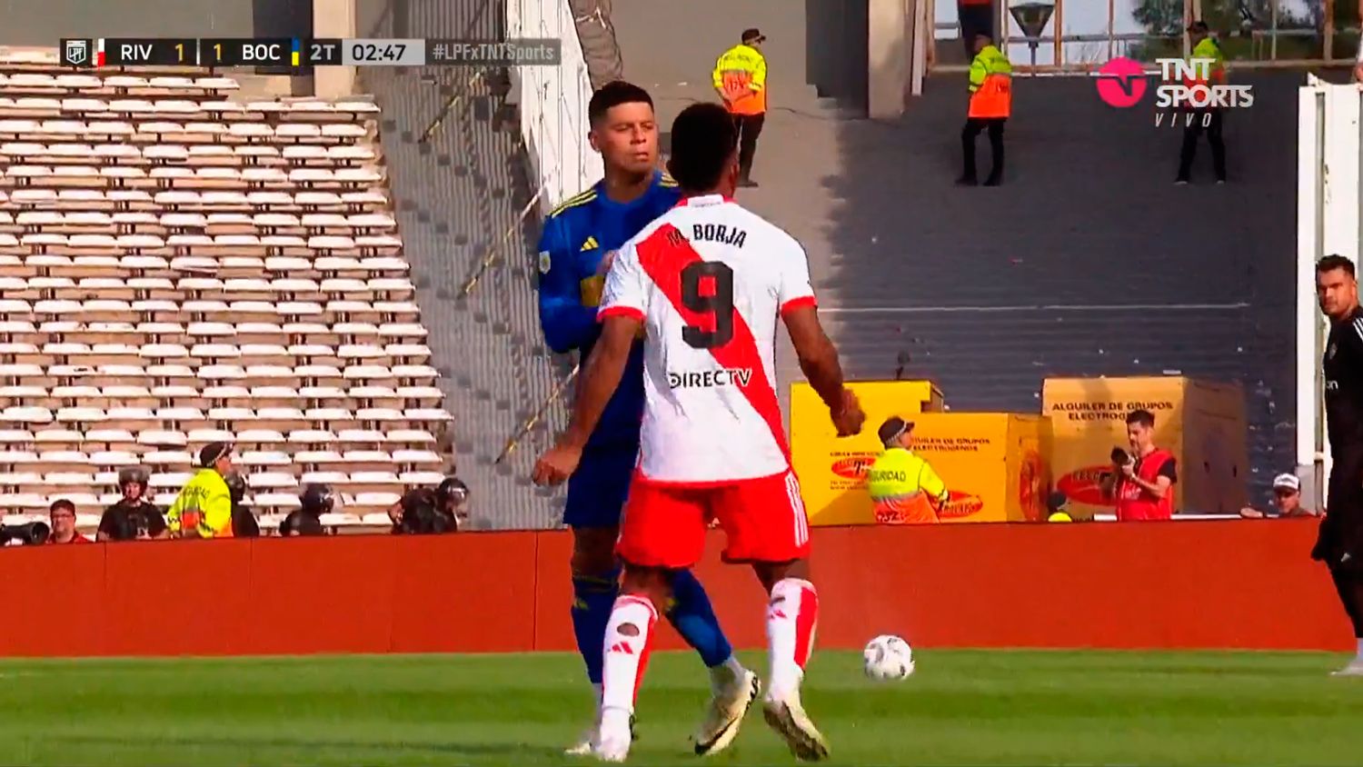 Tenso cruce entre los jugadores de River y Boca: Rojo enfrentó a Borja ...