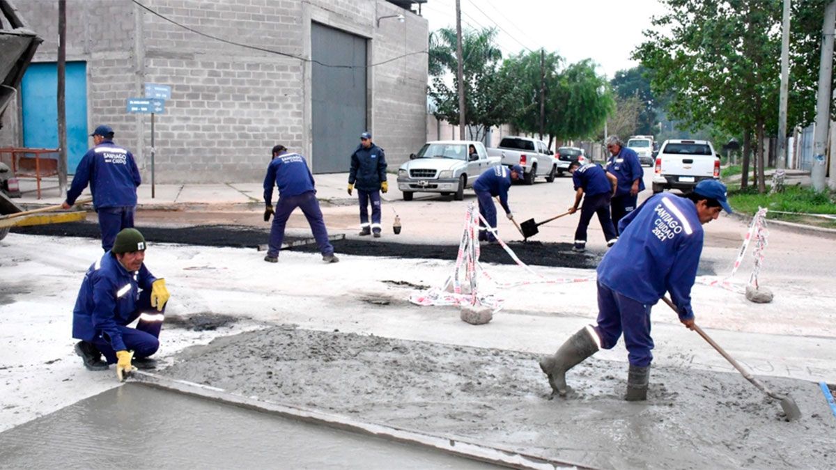 Obras Públicas de la municipalidad ejecuta su programa de bacheo en el ...
