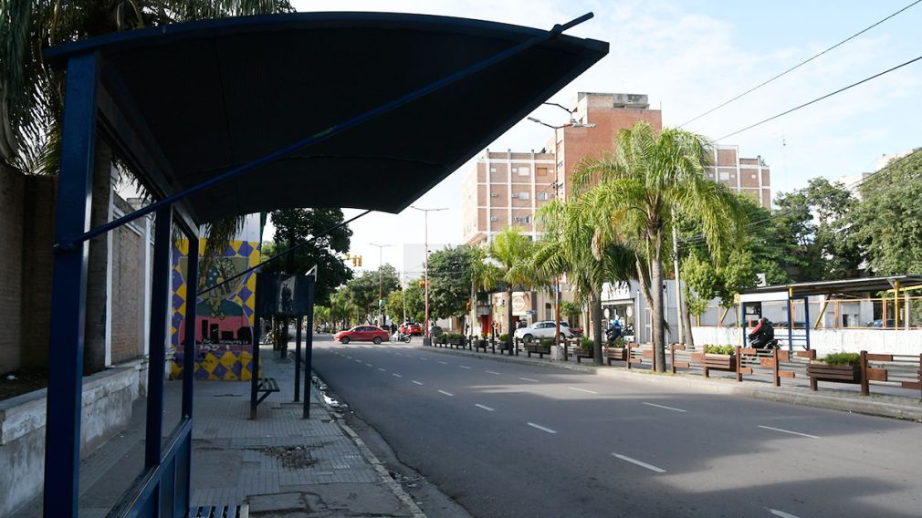 La falta de transporte se hizo sentir en las calles de la Capìtal. 
