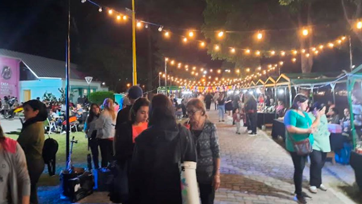 La Municipalidad organiza una feria de artesanos locales en el Parque ...