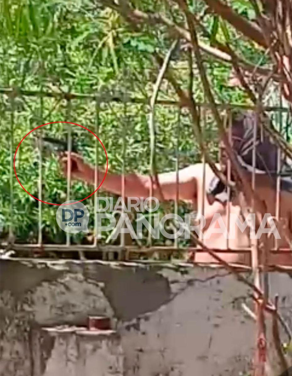 Uno de los atacantes 