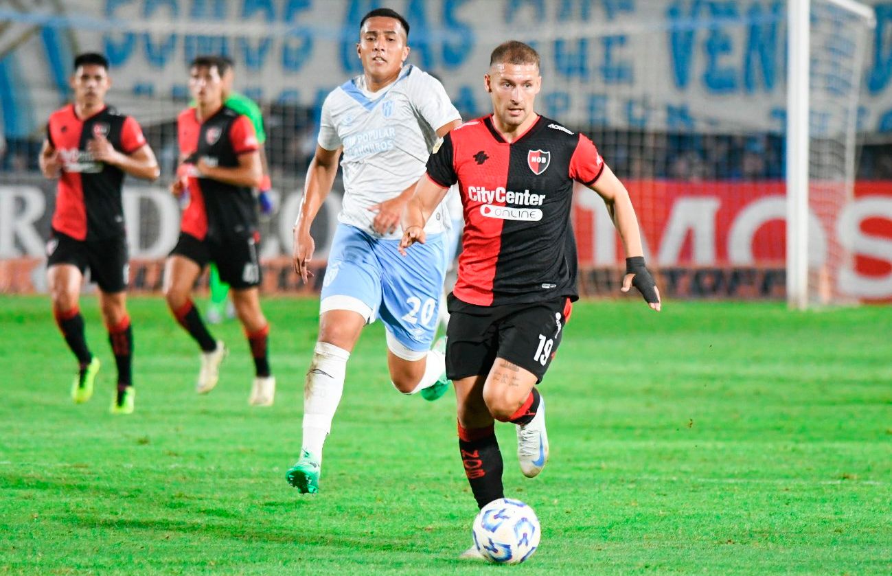 Atlético Tucumán y Newell’s empataron en un duelo marcado por polémicas ...