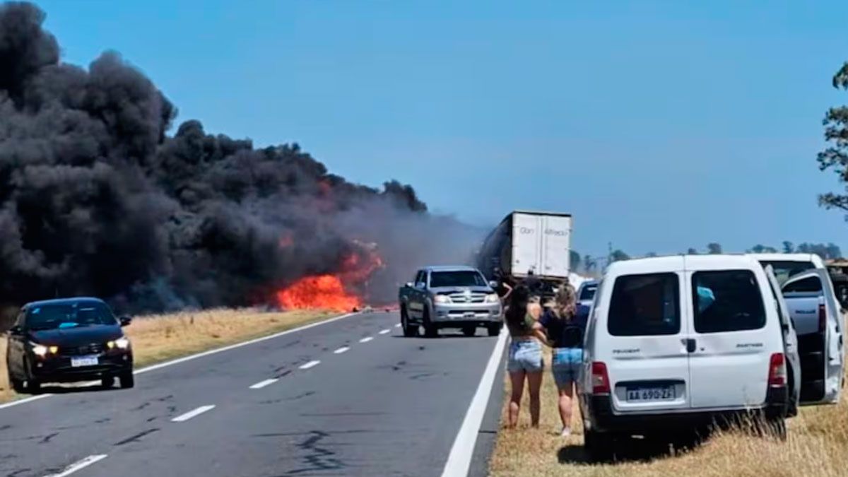 Choque e incendio de tres camiones dejó un muerto y heridos - Diario ...