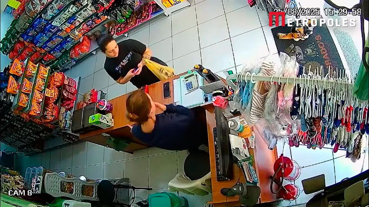  grabada mientras compraba el veneno 