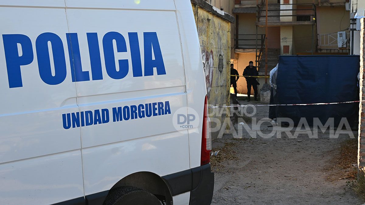 El lugar donde el delincuente cayó tras recibir el disparo. 