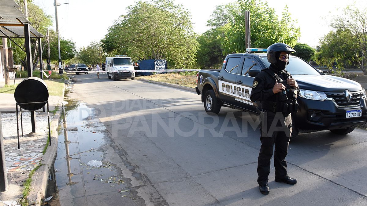 Personal policial en el lugar 
