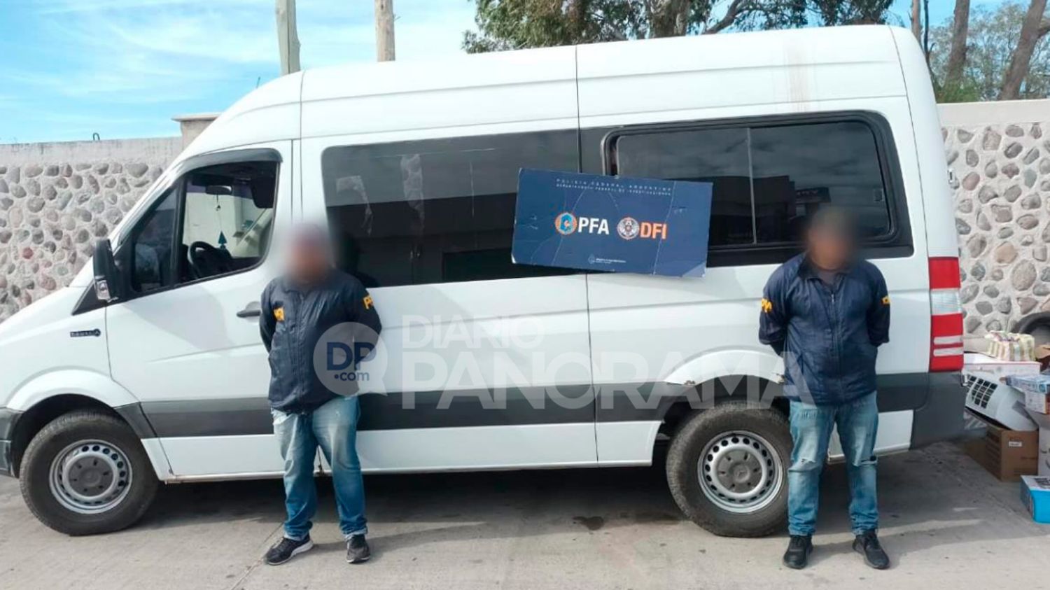 Vehículo en el que circulaban 