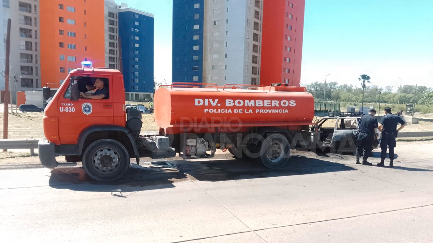 Bomberos en el lugar 