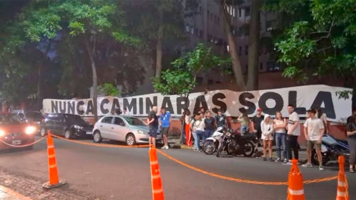 Vigilia frente al Sanatorio 