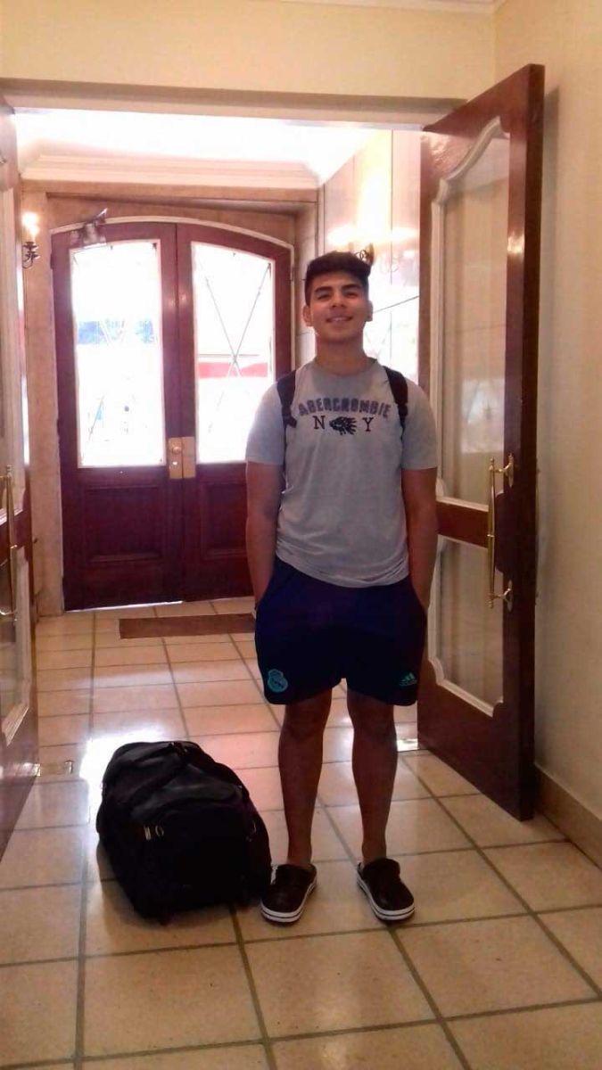 La última foto que le sacó a Fernando Báez Sosa su mamá Graciela, antes de viajar a la Costa. 
