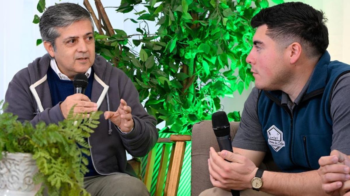 José Aranda, periodista de Campo Vivo, junto a Enzo Isusi 