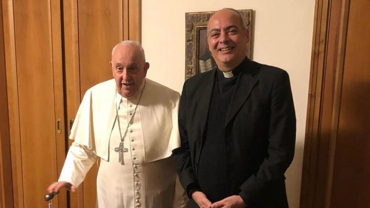 Guillermo Karcher junto a Francisco 