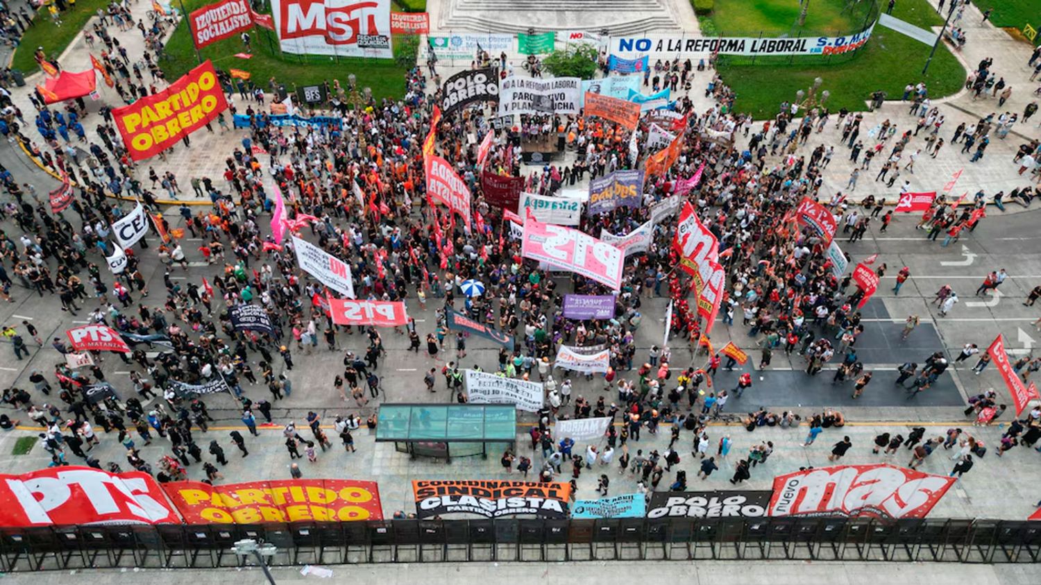 No llenaron la plaza  