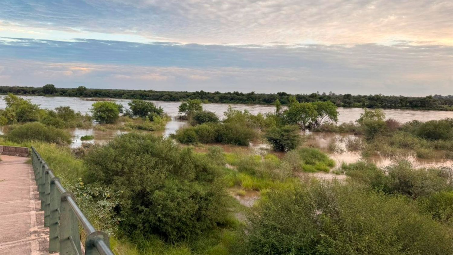 Las impactantes postales muestran el preocupante nivel del agua. 