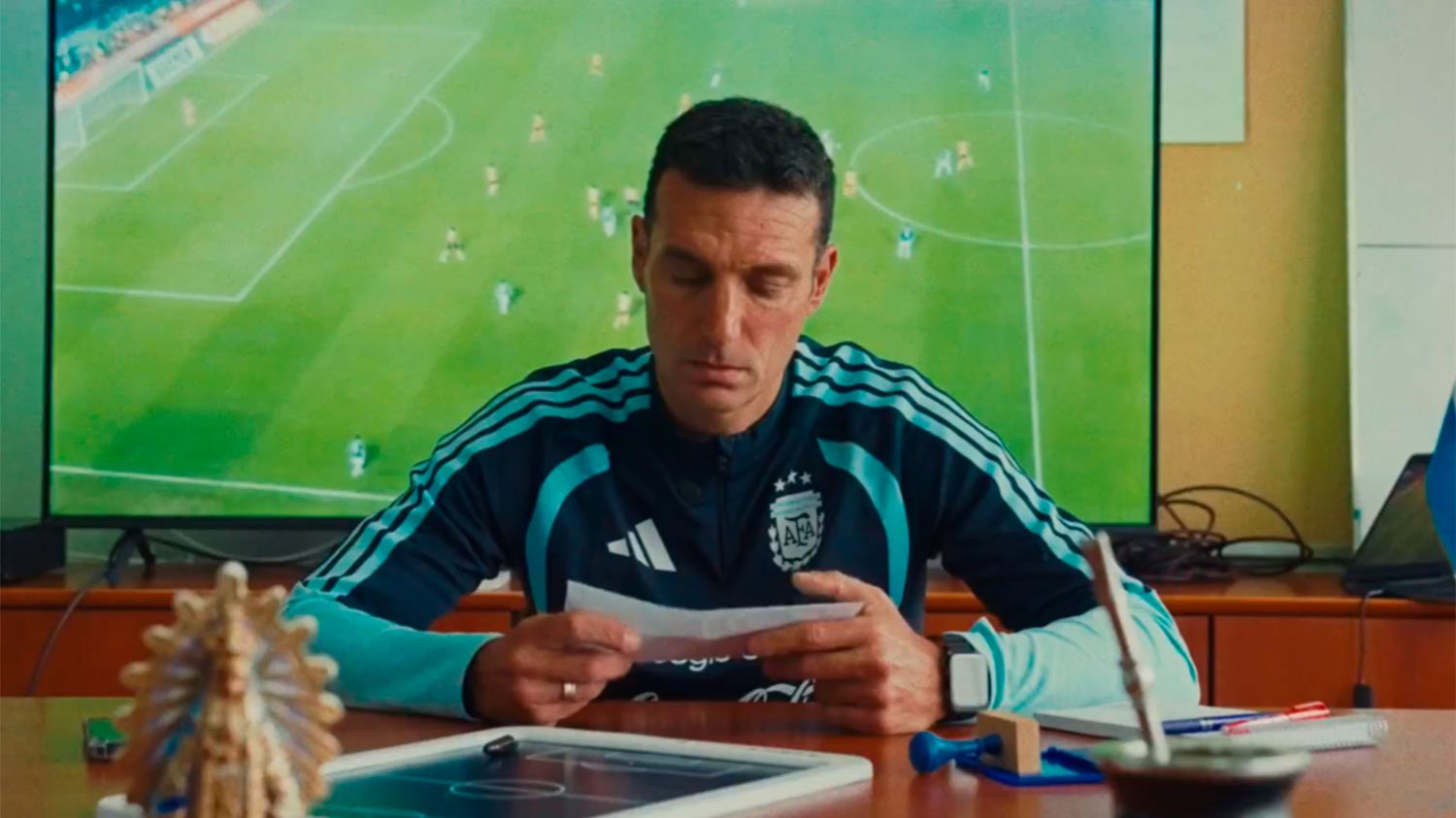 Necesito que llegue con toda la fuerza de los argentinos: el emotivo video con el que la AFA confirmó la lista para el Mundial - Diario Panorama