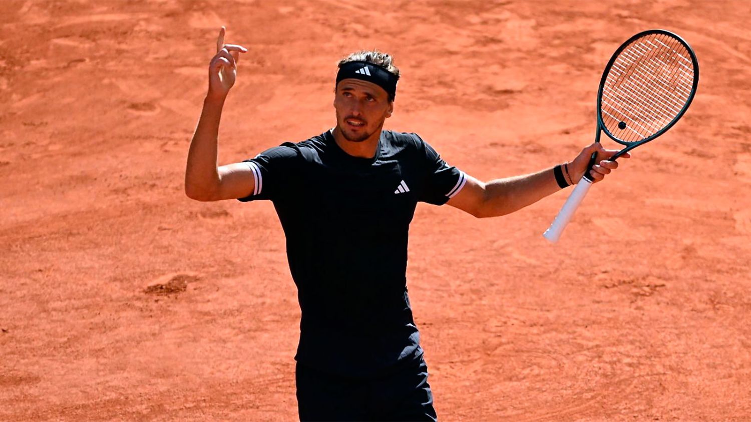 La cuarta fue la vencida: Zverev festejó ante Cobolli y es el nuevo campeón de Roland Garros