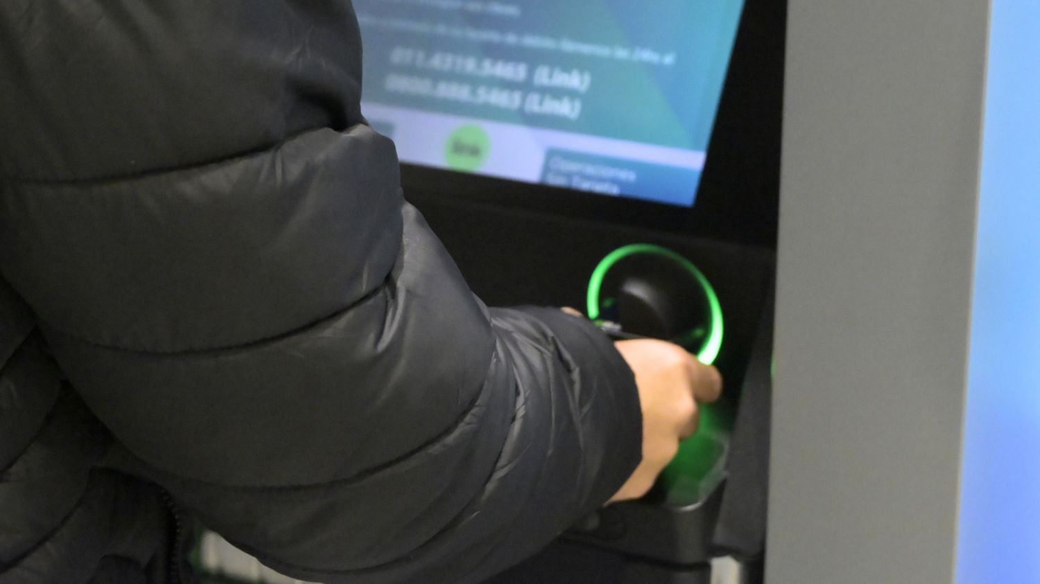 Mañana se acredita la segunda cuota de 600 mil pesos del bono para empleados públicos - Diario Panorama