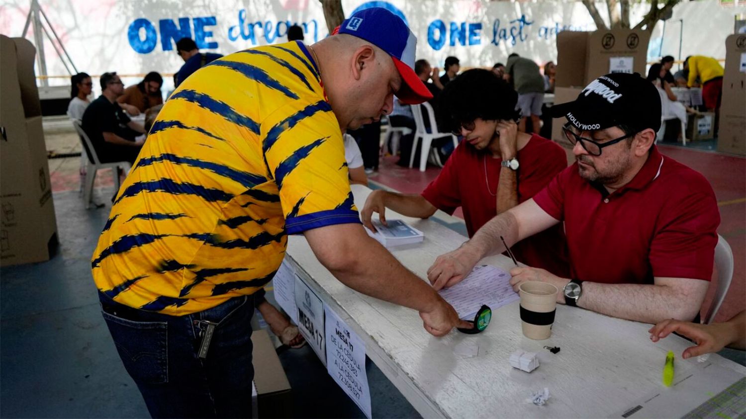 Colombia define nuevo presidente en una elección reñida entre Iván Cepeda y Abelardo de la Espriella - Diario Panorama