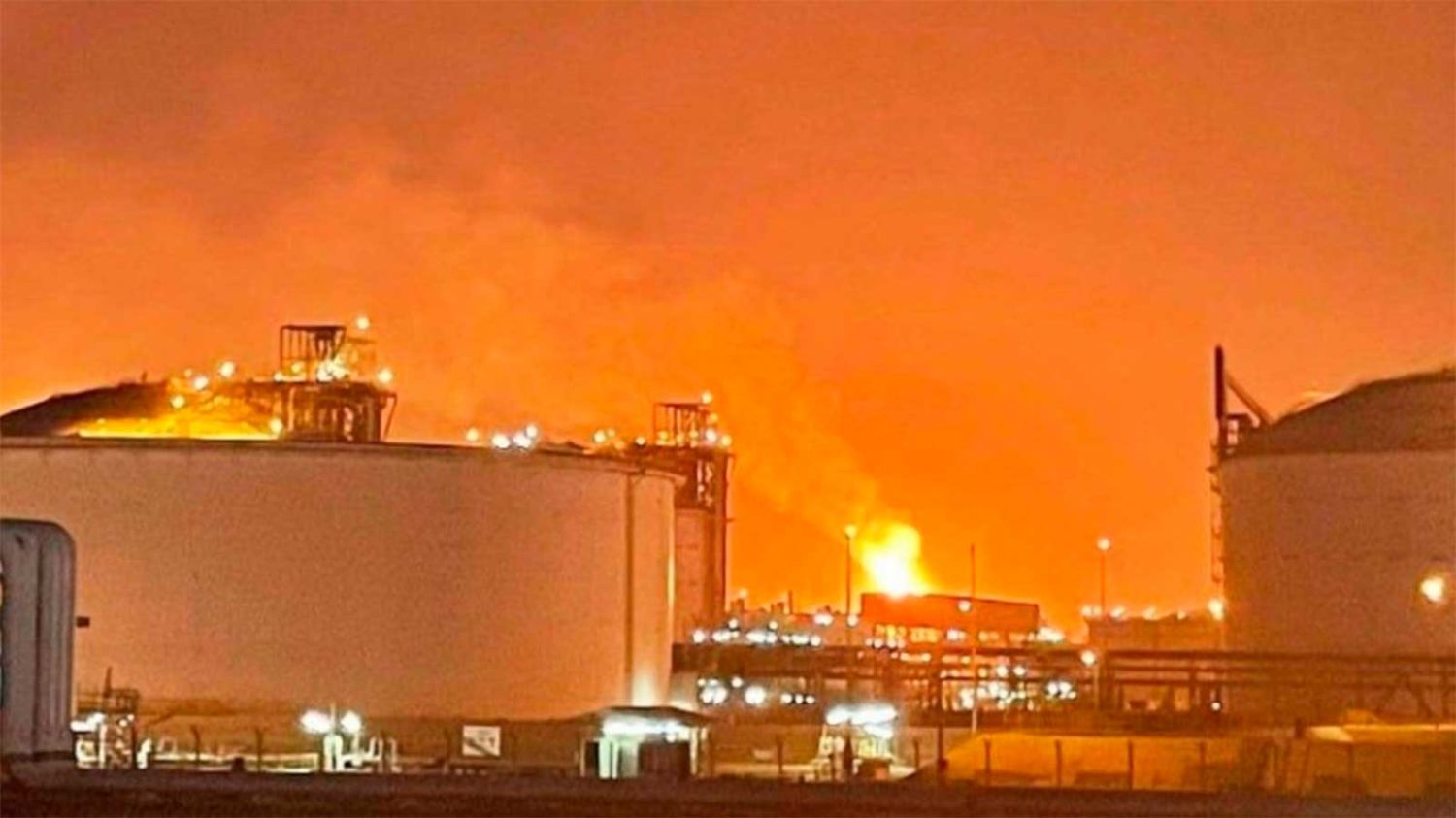 Una planta de gas atacada por Irán en Qatar se incendió al volver a operar y dejó decenas de heridos