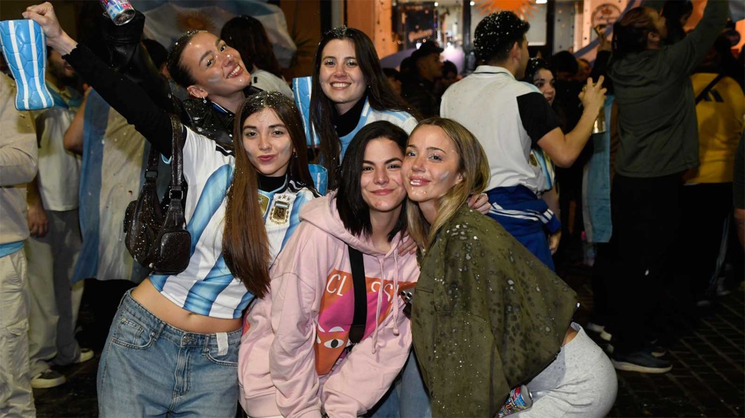 Pese a la derrota, los santiagueños salieron a bancar a la Scaloneta - Diario Panorama