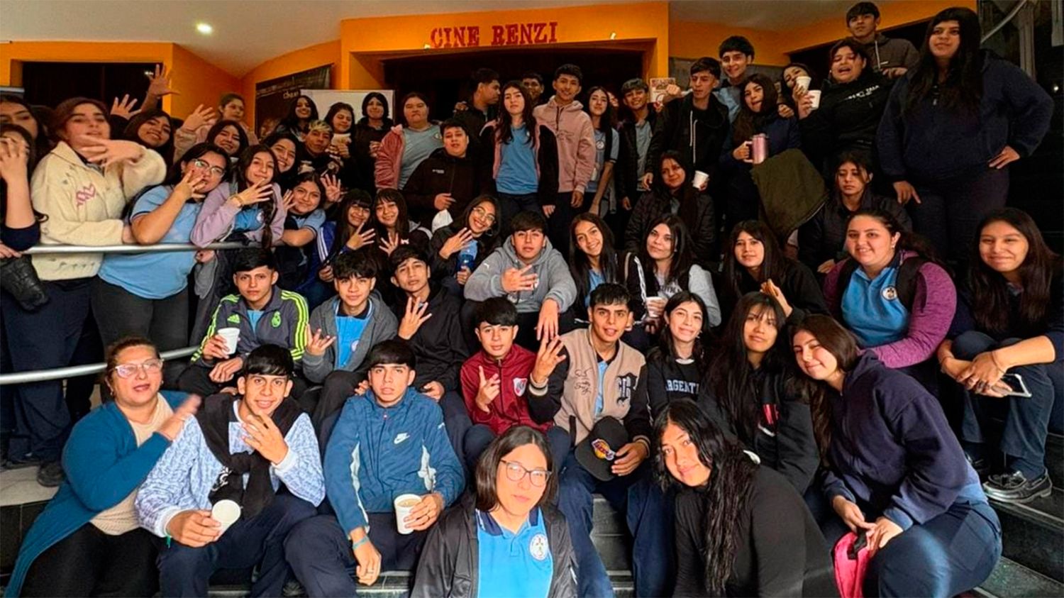Más escuelas se sumaron al Proyecto Pre Quinto de Películas en el Cine Renzi - Diario Panorama