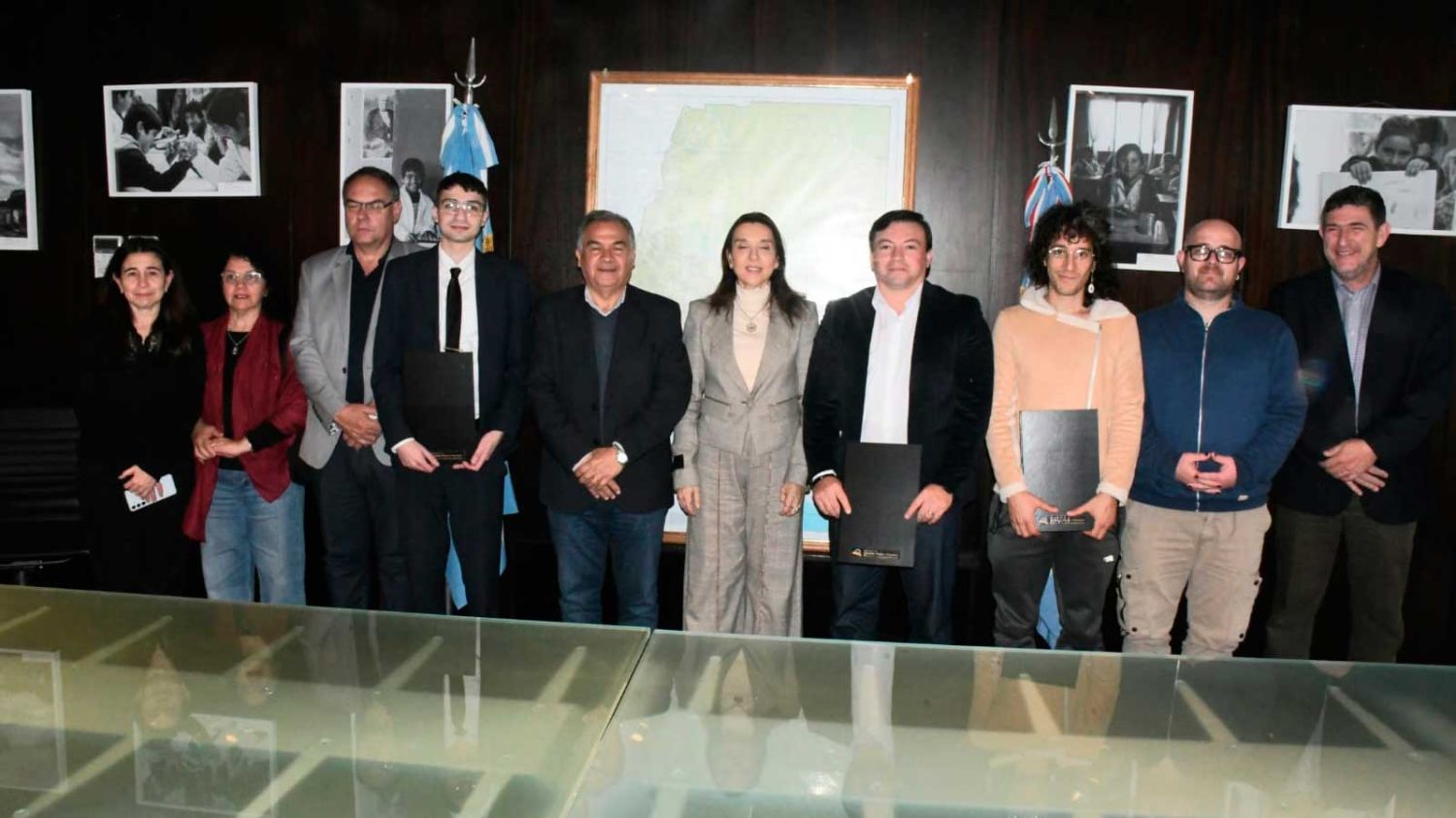 El secretario Benavente firmó un convenio con la ministra de educación Nassif para cursos de capacitación en programa