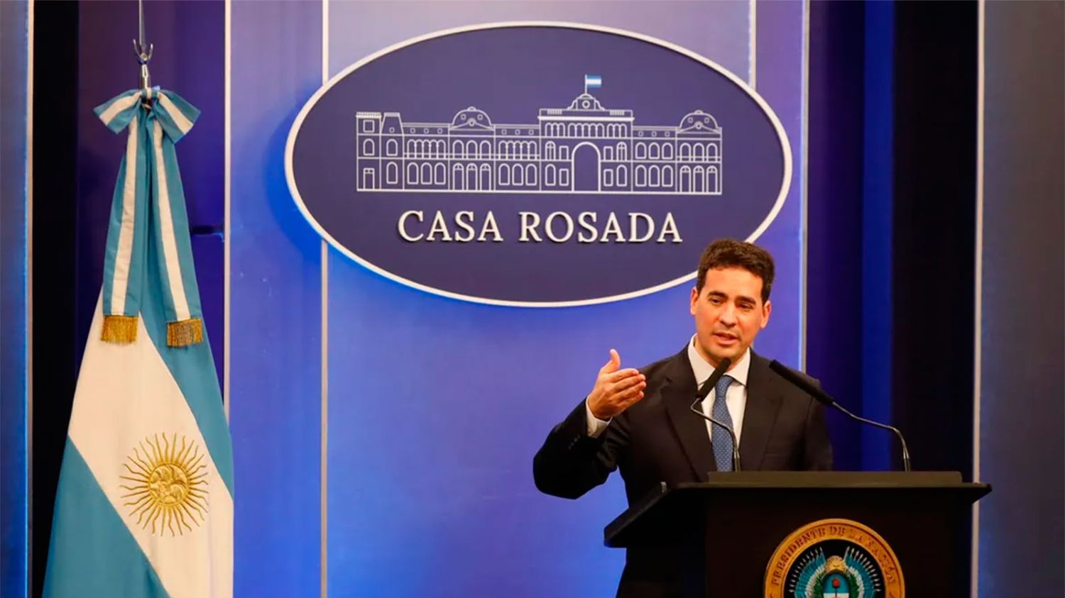 El Gobierno respaldó a la Selección y aseguró que nunca cuestionó la bandera de Malvinas - Diario Panorama