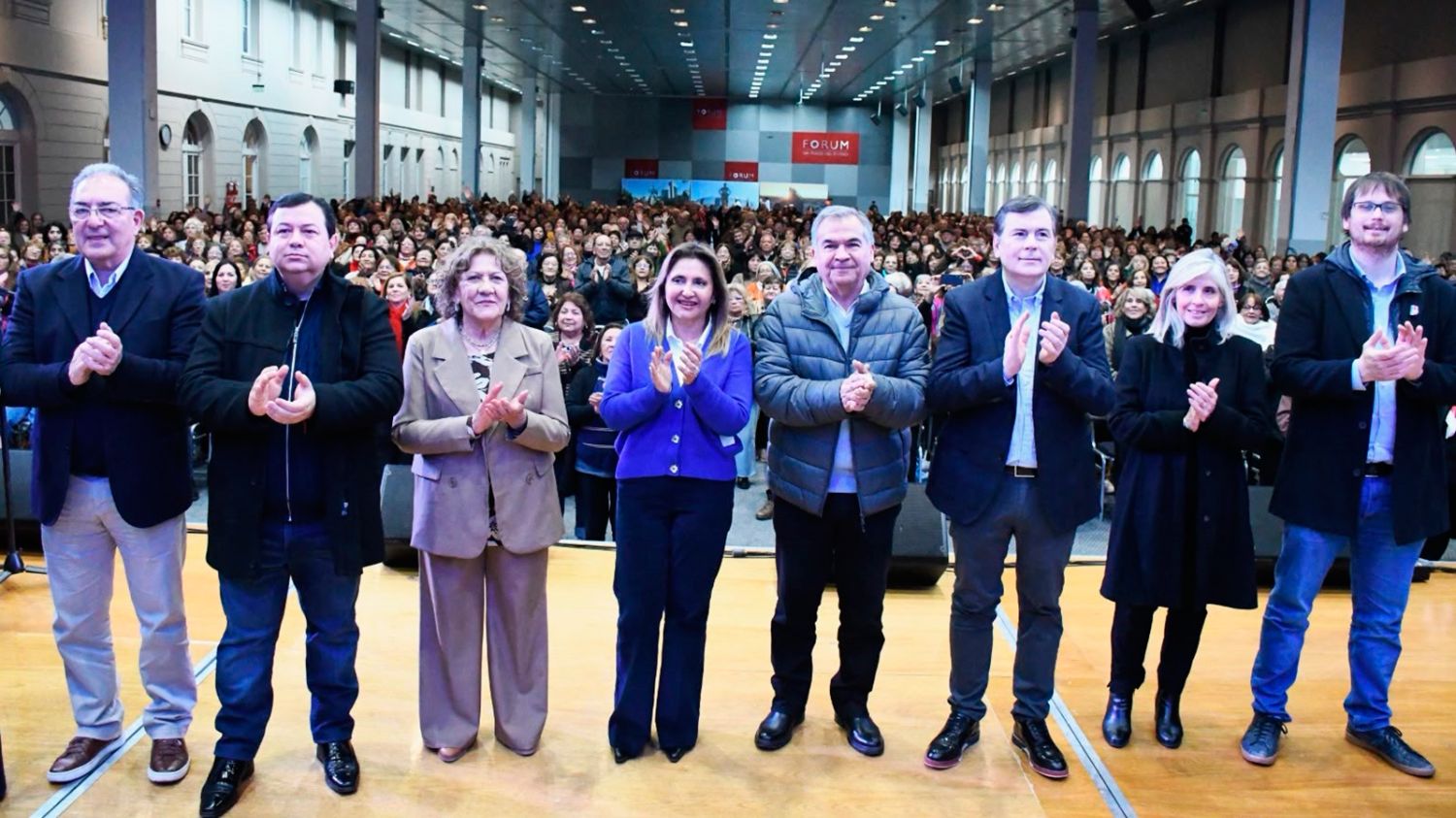 Zamora, Fuentes y Benavente asistieron al homenaje a Leo Dan - Diario Panorama
