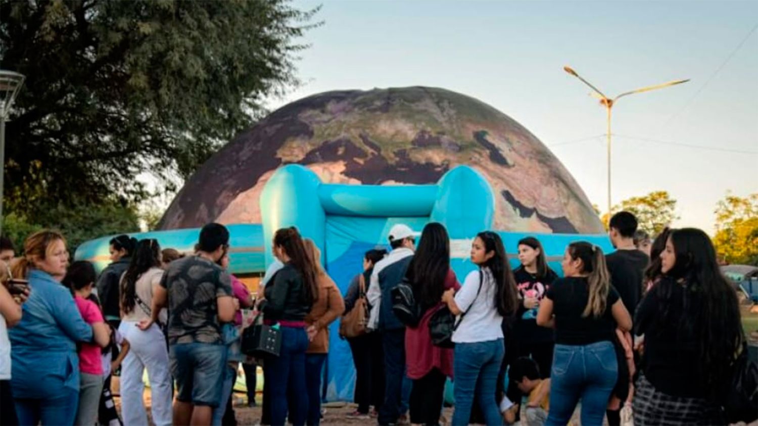 El “Planetario Móvil” llega a La Banda con una experiencia inmersiva de 360°
