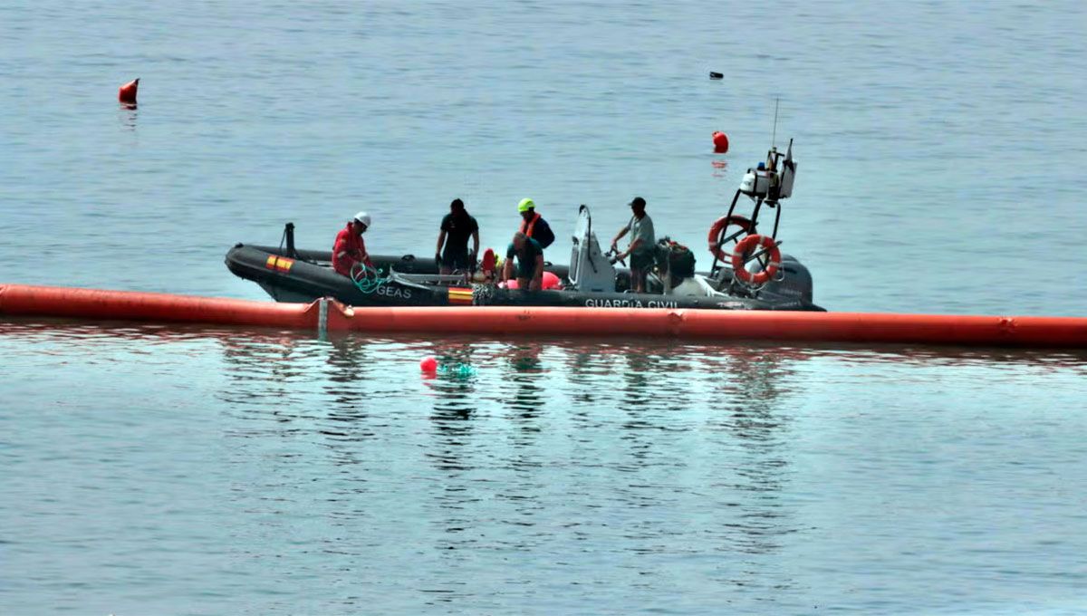 España instala una barrera flotante en Ceuta tras la crisis migratoria que dejó 67 muertos