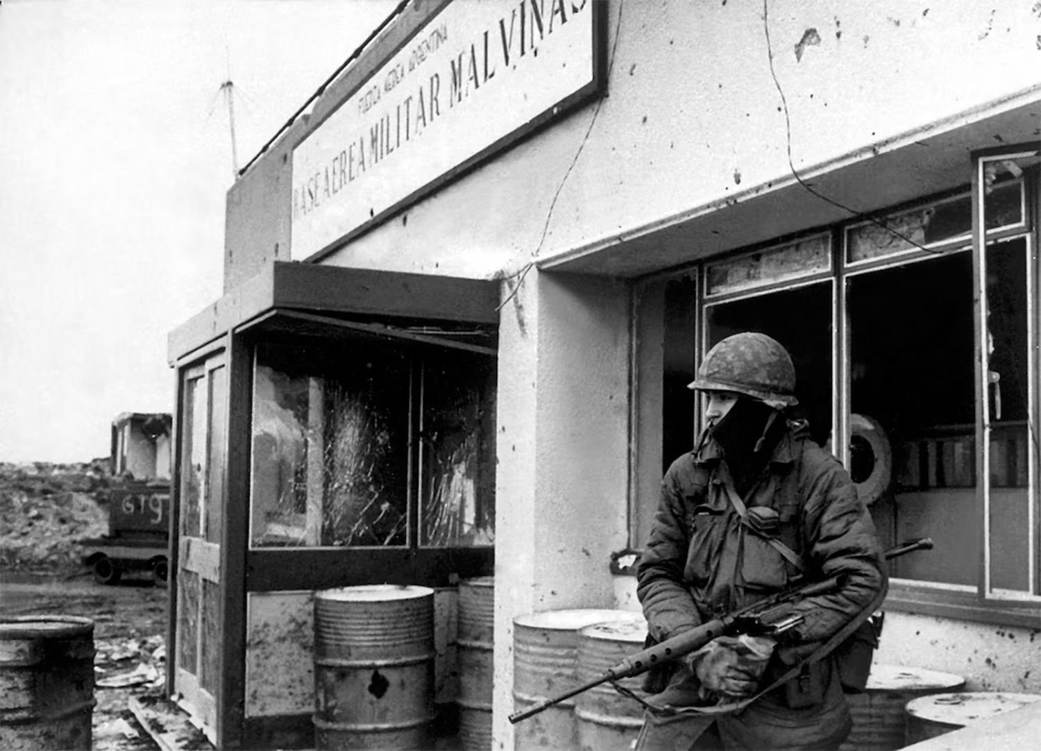 Un soldado en custodia 