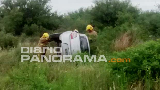 Una familia protagonizó un vuelco sobre la Ruta 34 - Diario Panorama